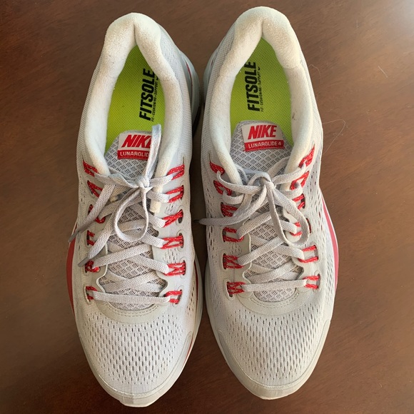 Selling this pair of Lunarlon Nike color grey - Picture 4 of 5